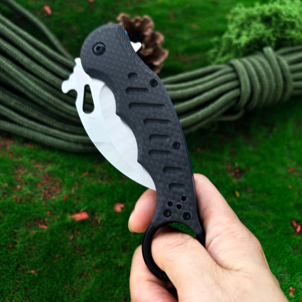 Claw shaped folding knife with – Edc Daily Carry recenzja i cena
